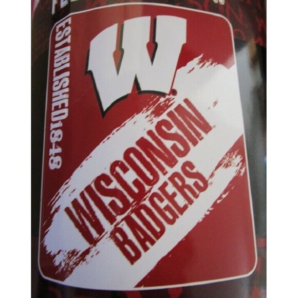 New NCAA Wisconsin Badgers Soft Fleece Throw Gift Blanket Football Team Red Logo - Picture 1 of 2